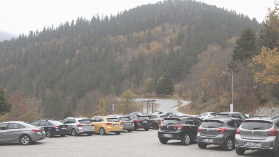 Gdzie znajduje się parking i jak dojechać na Pradziada?